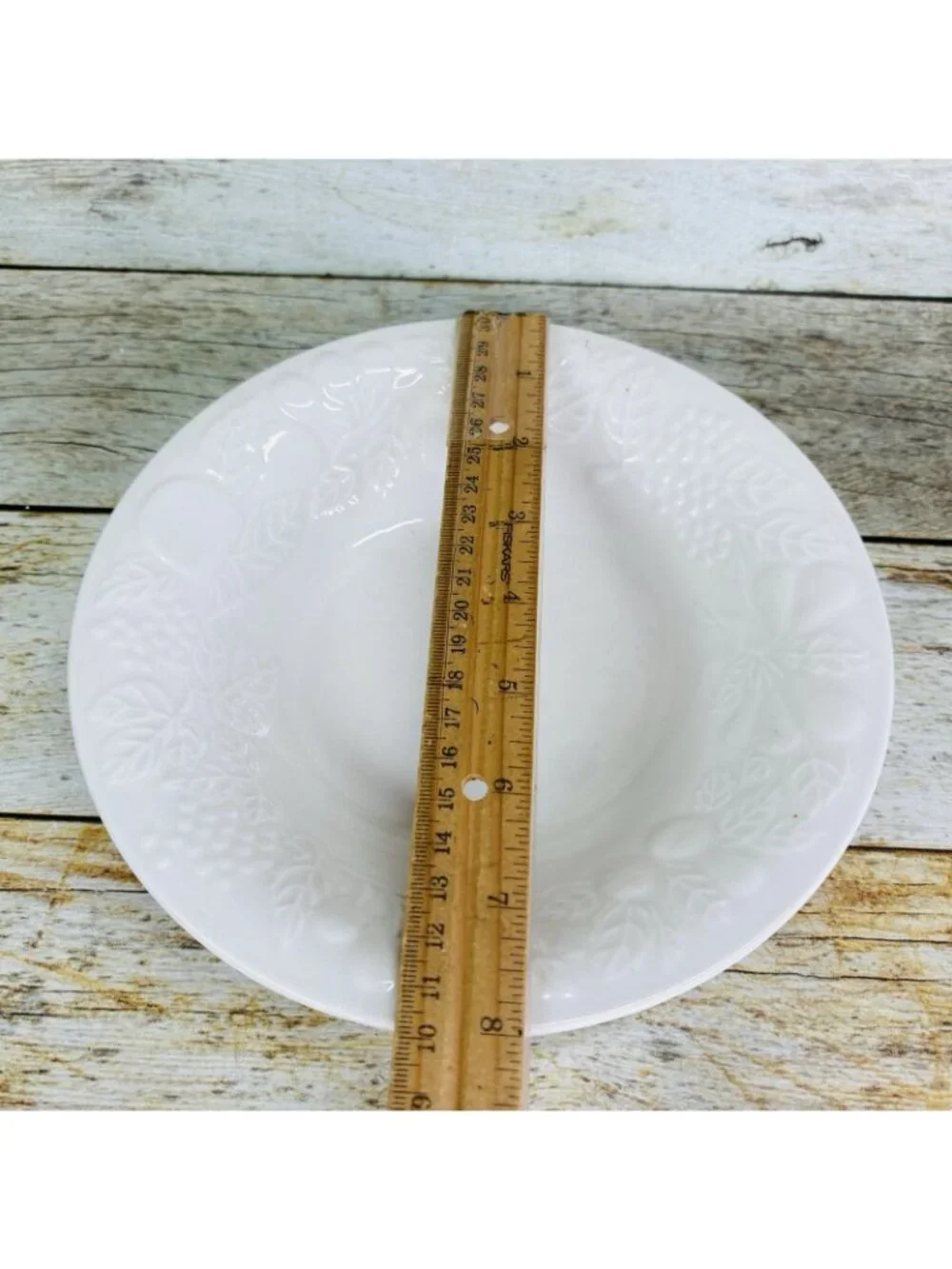 Gibson FRUIT Embossed Fruit Leaves White Shades Rim Coupe Soup Bowls Set of 4